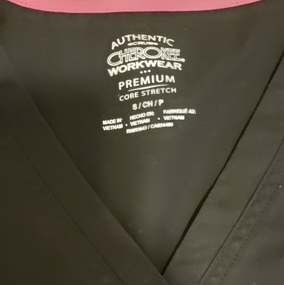 Cherokee scrub top - Picture 2 of 7